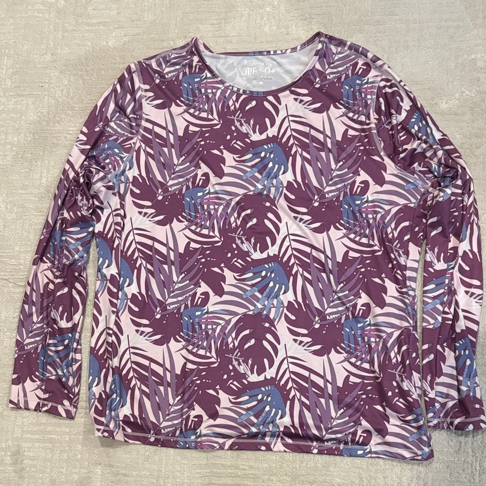 Leaf Print Long Sleeve Tee in Purple